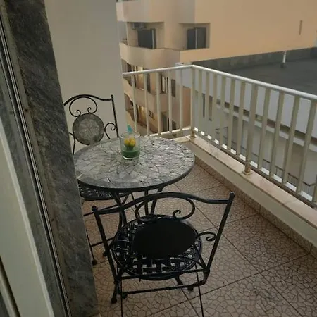 Apartment Em *