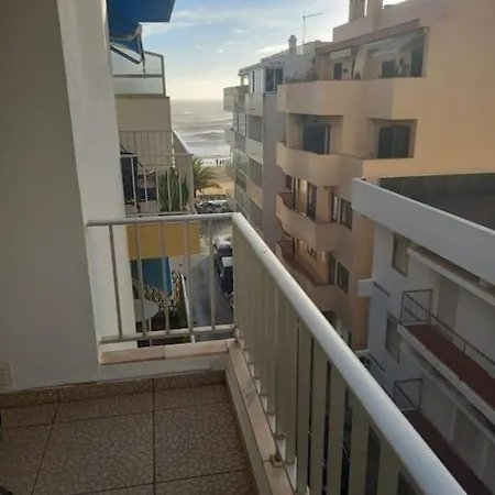 Em קווארטיירה